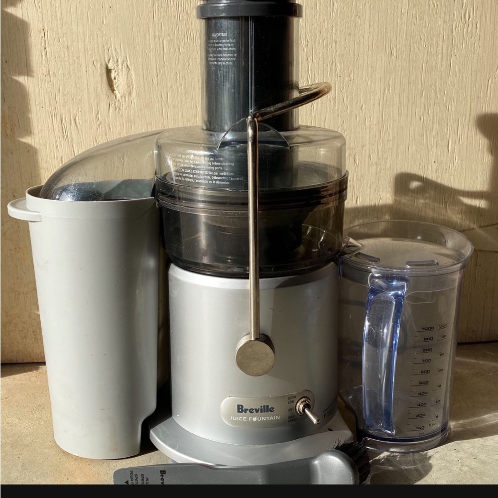 Like new, gently used Breville Juicer